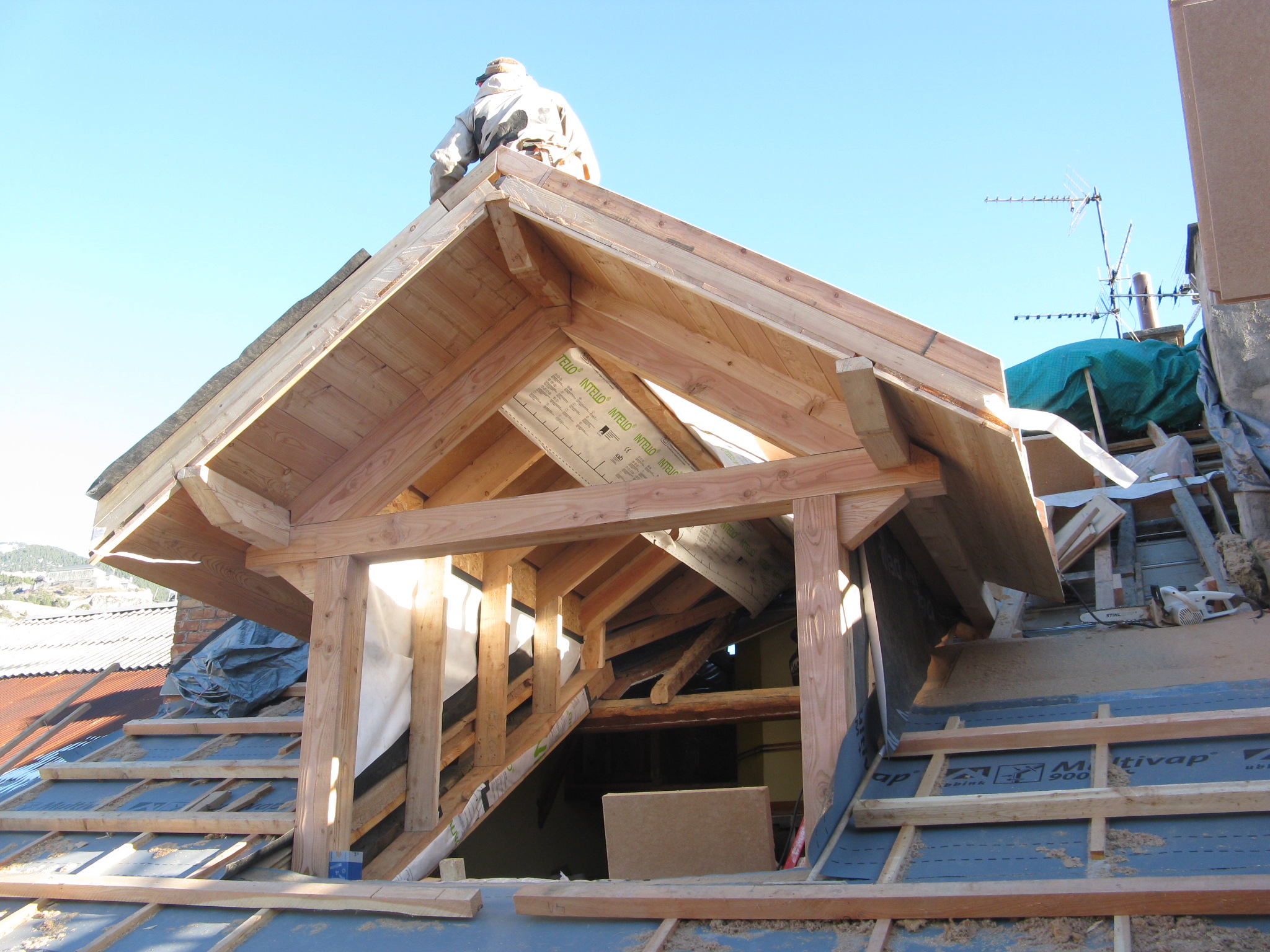 découvrez tout ce qu'il faut savoir sur les lucarnes : styles, matériaux et avantages. optimisez la lumière naturelle dans votre maison avec nos conseils sur l'installation et l'entretien des lucarnes.