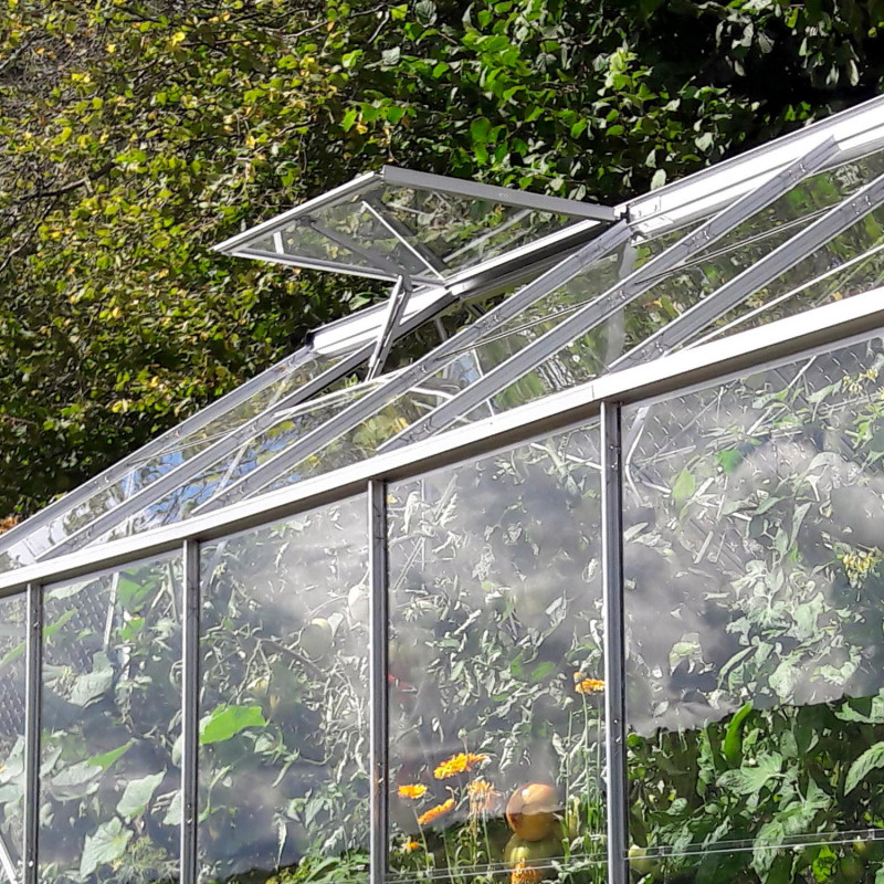 découvrez l'univers des lucarnes, ces ouvertures qui apportent lumière et charme à vos espaces. explorez les différents styles et matériaux pour sublimer votre intérieur tout en ajoutant une touche d'originalité à votre architecture.