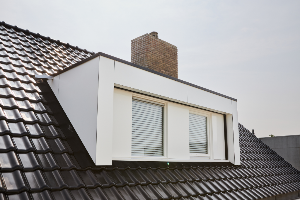 découvrez l'univers des lucarnes, ces ouvertures architecturales qui apportent lumière et charme à vos espaces. apprenez tout sur leurs styles, matériaux et avantages, et trouvez l'inspiration pour illuminer votre intérieur.