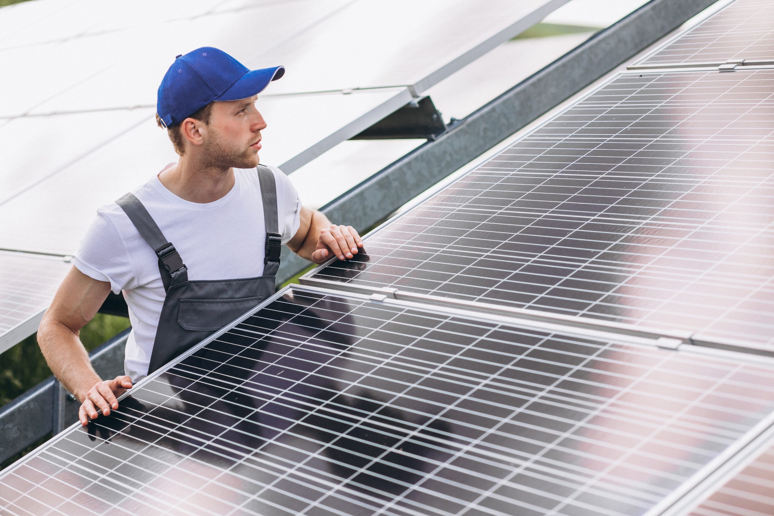 découvrez comment assurer l'efficacité et la longévité de votre installation photovoltaïque grâce à nos services de maintenance spécialisés. prolongez la durée de vie de vos panneaux solaires et optimisez votre production d'énergie.