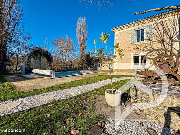 découvrez cette charmante maison à vendre à auch, offrant un cadre de vie agréable avec des espaces lumineux, un jardin paysager et des équipements modernes. ne manquez pas l'opportunité d'acquérir votre havre de paix dans cette belle région.