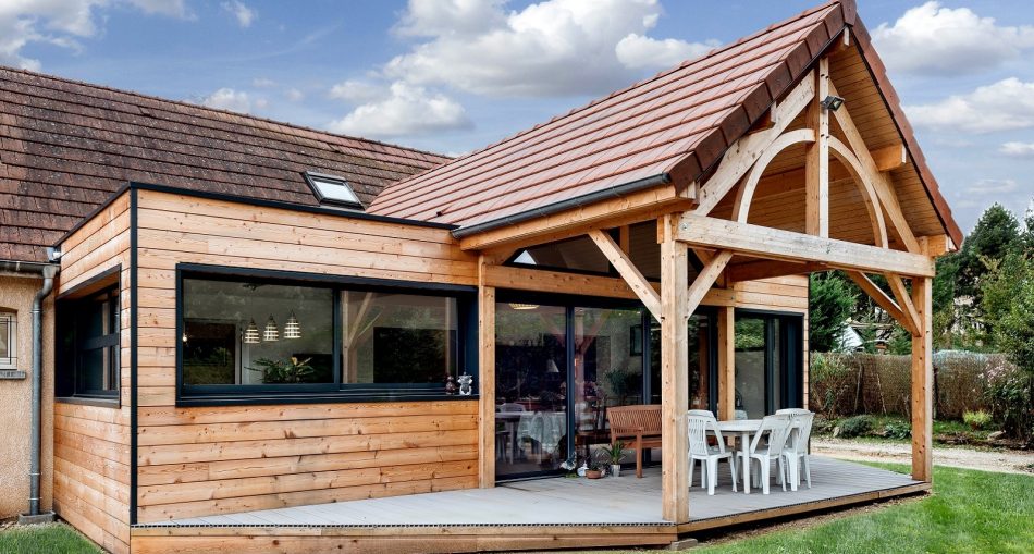 découvrez notre sélection de maisons en bois avec terrasse, alliant confort moderne et charme naturel. profitez d'un espace extérieur accueillant pour vos moments en famille et entre amis dans un cadre chaleureux.