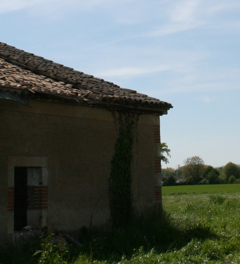 découvrez maison débord, votre havre de paix où l'élégance rencontre la nature. profitez d'un cadre enchanteur, que ce soit pour vos séjours en famille ou vos escapades romantiques. explorez nos services personnalisés et laissez-vous séduire par l'harmonie entre confort moderne et tradition.