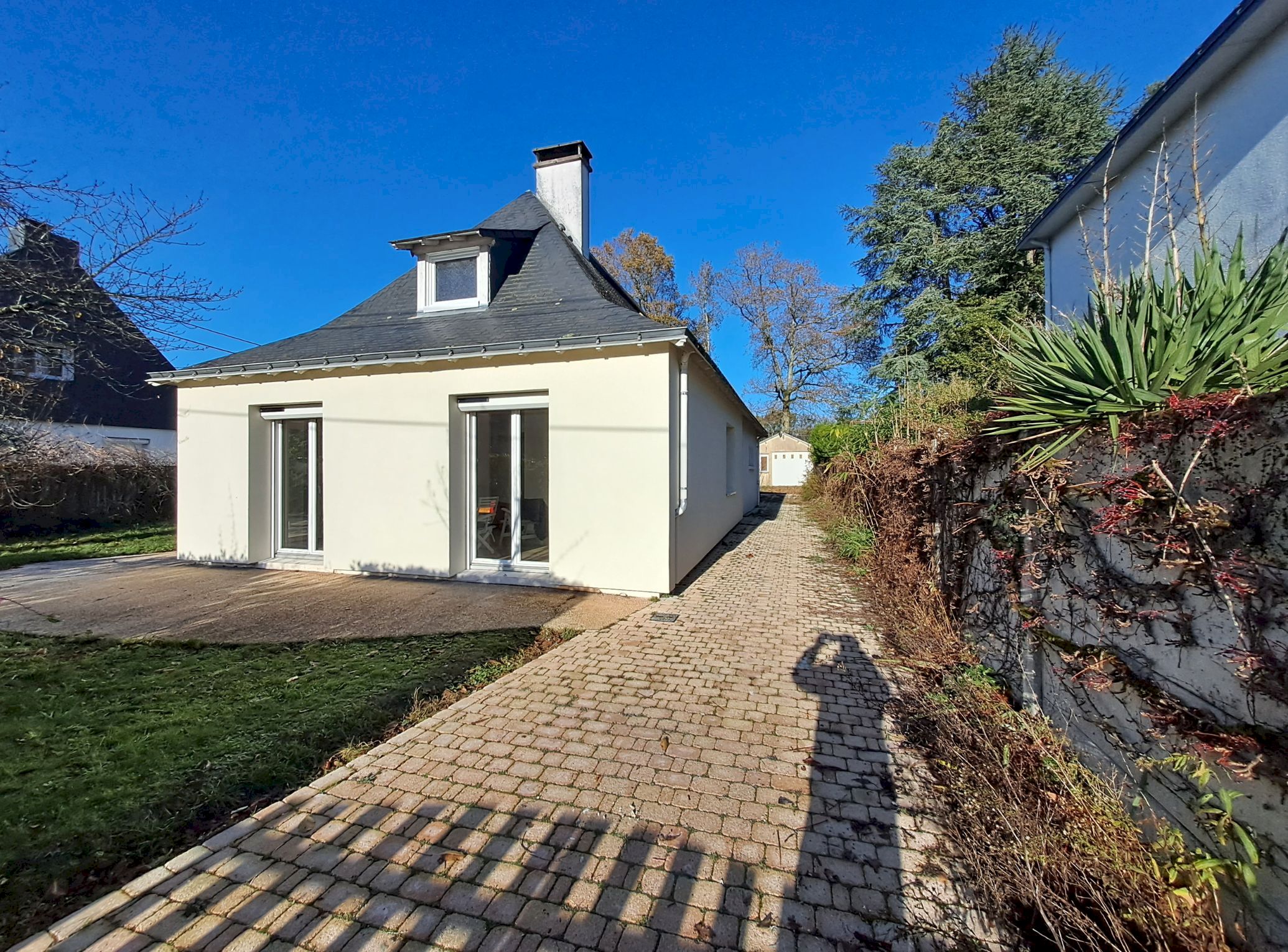 découvrez comment construire une maison énergétique qui allie confort, écologie et économies d'énergie. apprenez les techniques et technologies pour optimiser votre habitat et réduire votre empreinte carbone.