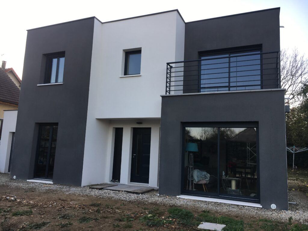 découvrez notre maison moderne avec toit plat, alliant design contemporain et fonctionnalité. profitez d'espaces lumineux et ouverts, parfaitement adaptés à votre style de vie. idéale pour ceux qui recherchent élégance et confort.