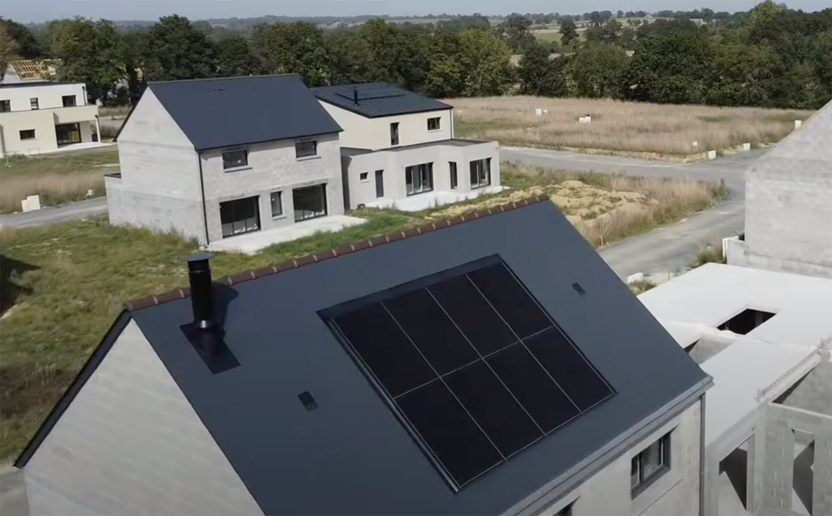 découvrez notre maison neuve photovoltaïque, alliant confort moderne et respect de l'environnement. profitez d'une solution éco-responsable conçue pour réduire votre empreinte carbone tout en offrant une autonomie énergétique grâce à des panneaux solaires intégrés. investissez dans un avenir durable avec notre projet immobilier innovant.