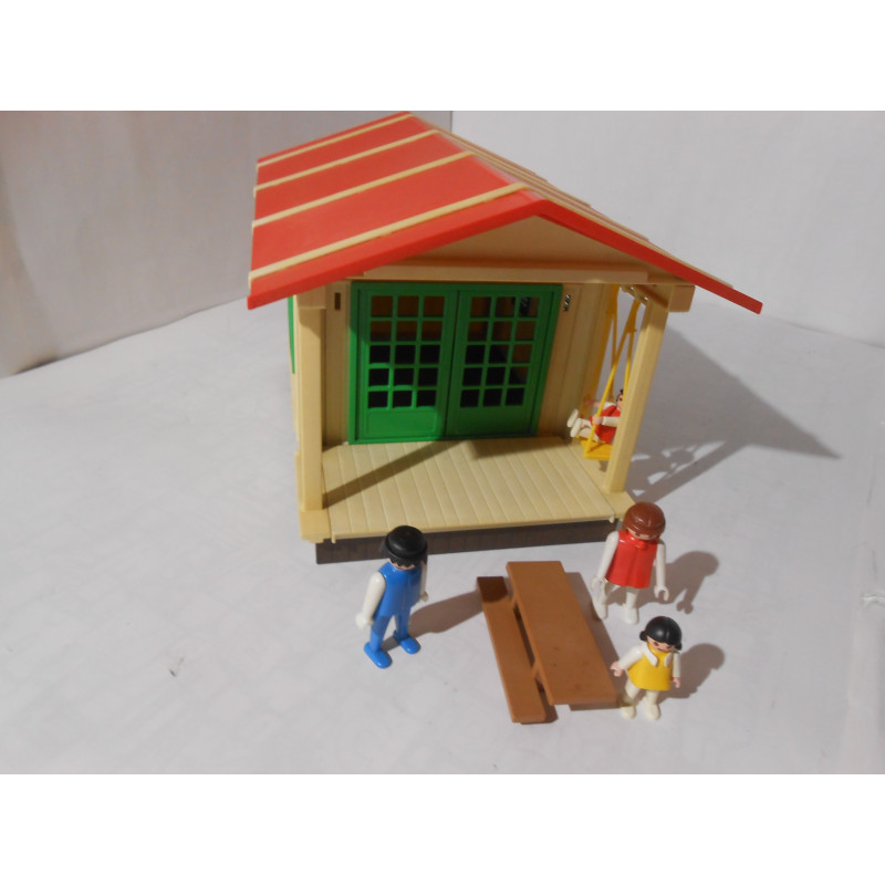 découvrez l'univers magique des maisons playmobil ! offrez à vos enfants des heures de jeux créatifs avec des décors fascinants, des personnages attachants et une multitude d'accessoires. éveillez leur imagination grâce à nos différentes modèles de maisons playmobil adaptées à tous les âges. plongez dans un monde d'aventures ludiques!