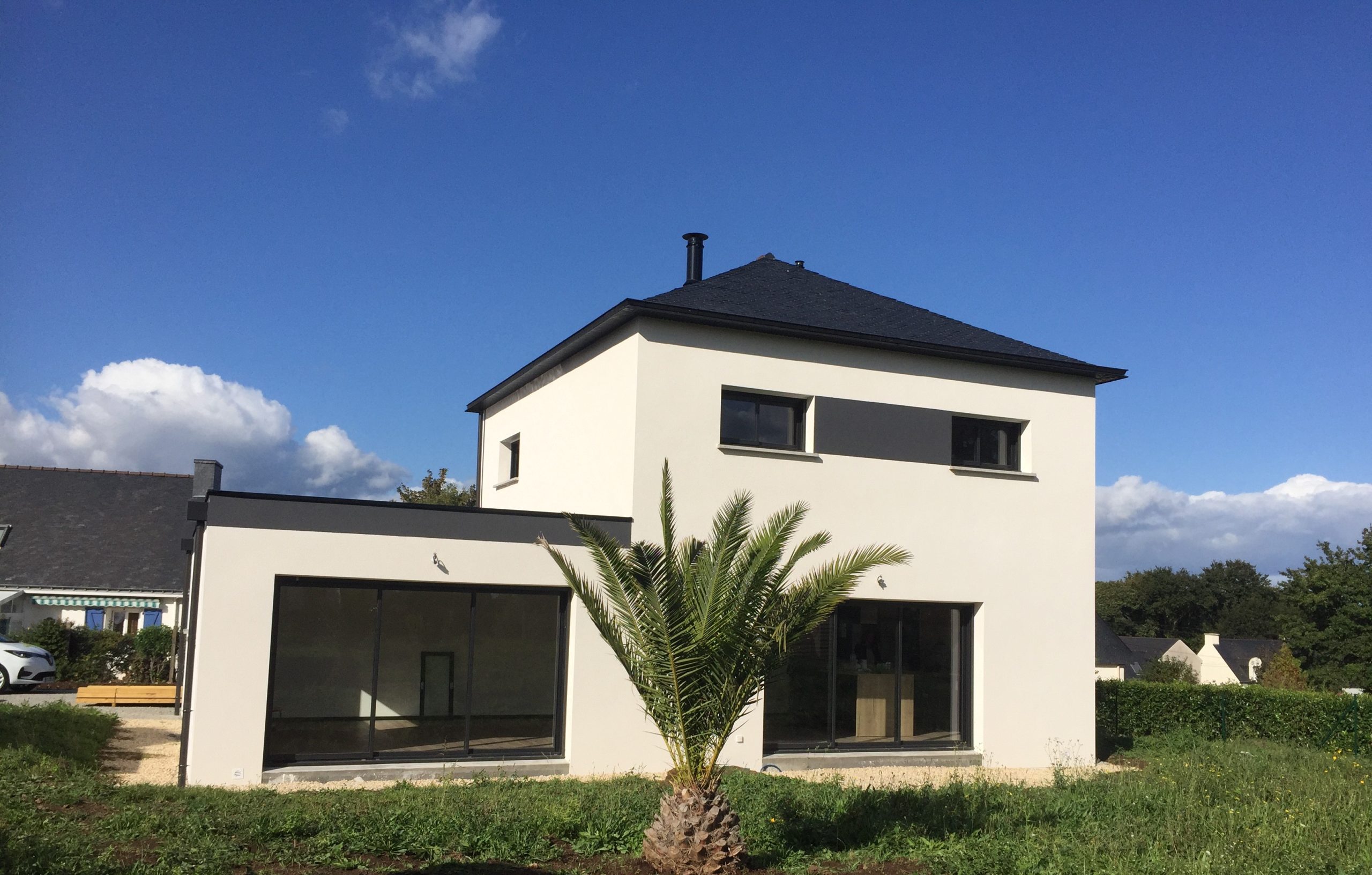 découvrez notre guide complet sur les maisons à toit à 4 pentes. apprenez les avantages de ce style architectural, explorez des designs variés et trouvez l'inspiration pour votre futur projet de construction.