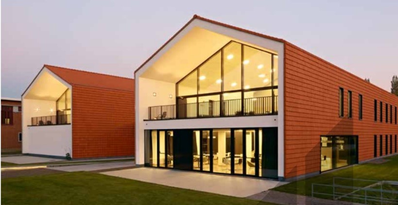 découvrez l'élégance et le charme des maisons à toit pentu, alliant design moderne et confort. explorez nos conseils et astuces pour bien choisir votre maison à toit pentu, tant en termes d'esthétique que de fonctionnalité.