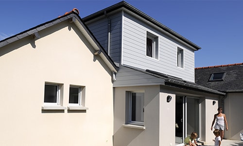 découvrez les avantages et le charme d'une maison à toit plat. alliant modernité et fonctionnalité, ce type d'habitat offre une esthétique unique et des possibilités d'aménagement variées. explorez vos options pour une maison innovante et design.