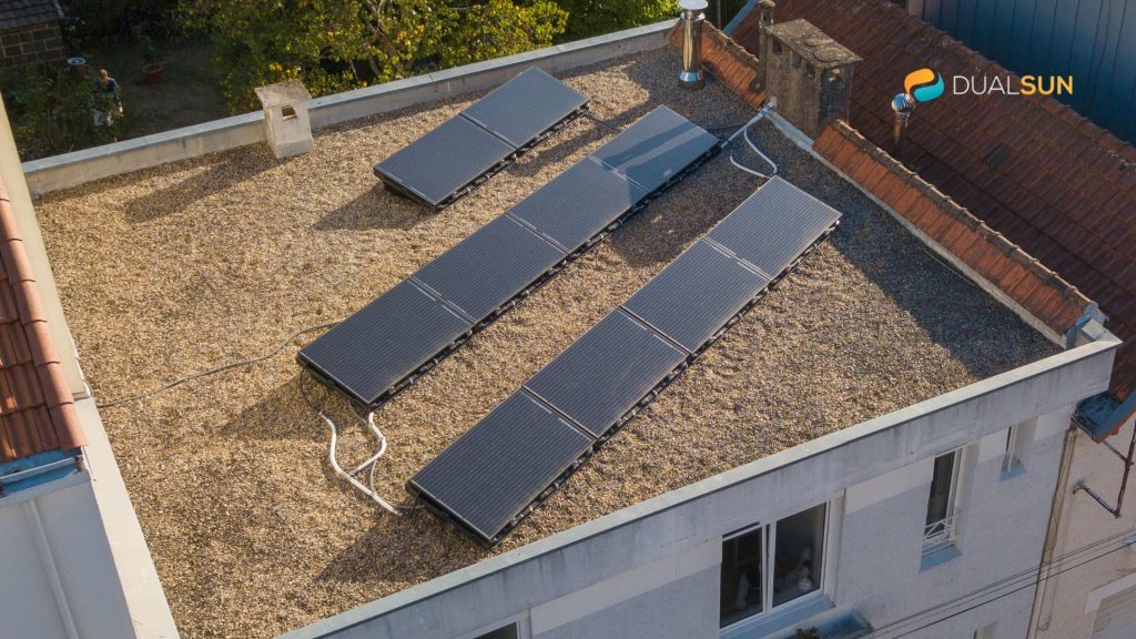 découvrez les avantages d'une maison à toit plat équipée de panneaux photovoltaïques. optez pour une construction moderne et économe en énergie, alliant esthétique et performances écologiques. transformez votre habitat en un espace durable et lumineux tout en réduisant votre empreinte carbone.