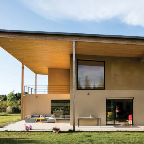 découvrez notre guide sur la maison à toit un pan, un choix architectural élégant et pratique. apprenez-en plus sur ses avantages, ses styles variés et son impact sur l'esthétique de votre propriété.