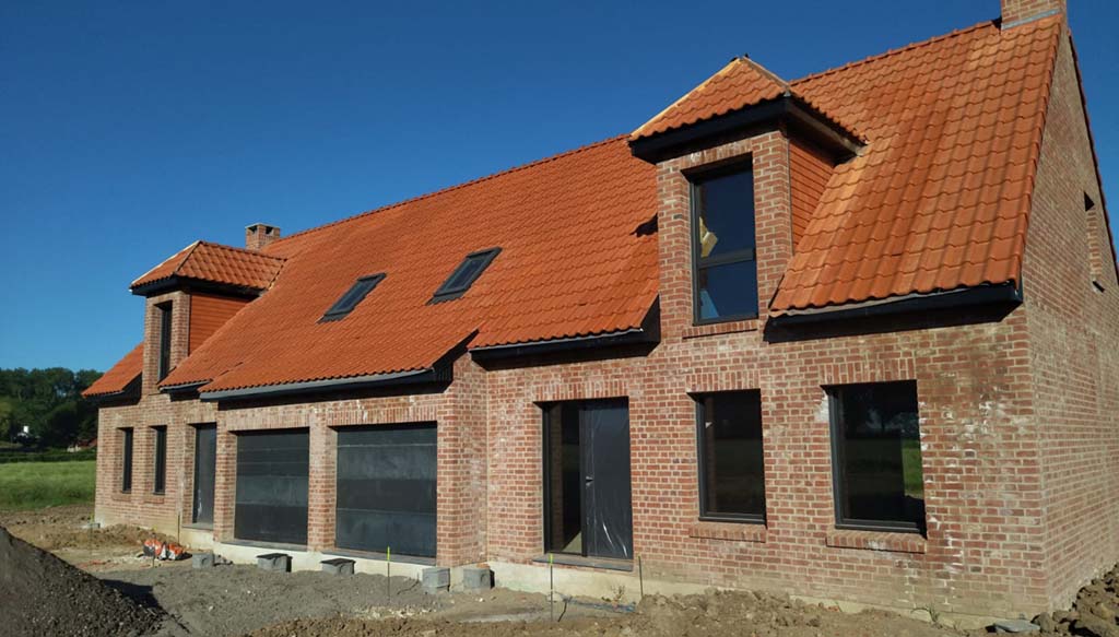découvrez nos maisons à tuiles alliant esthétique et tradition. profitez d'un confort optimal et d'une architecture durable pour votre projet immobilier.