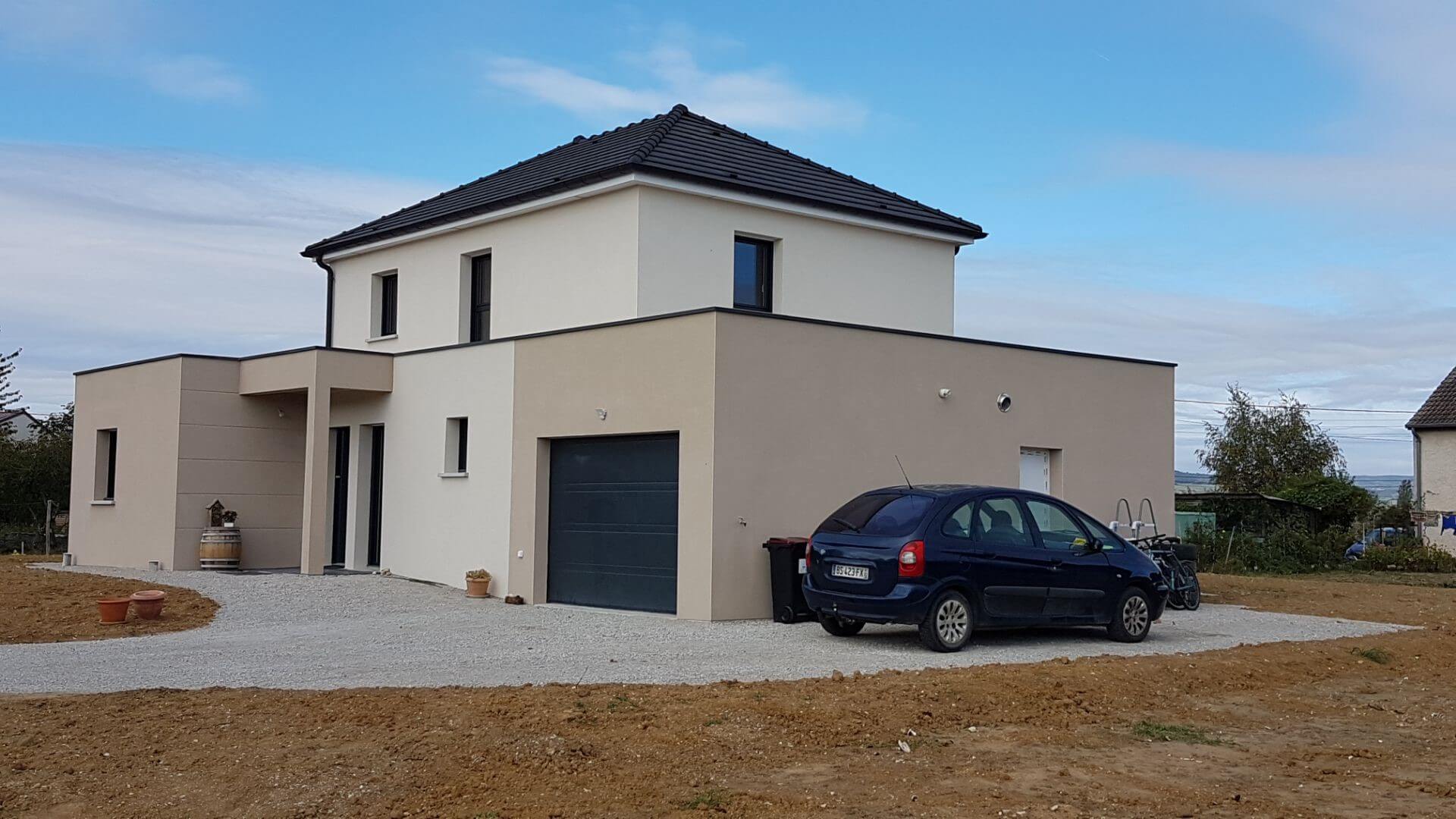 découvrez notre sélection de maisons à toit plat, alliant modernité et fonctionnalité. profitez de designs contemporains, d'espaces de vie optimisés et d'une esthétique unique pour votre futur habitat.