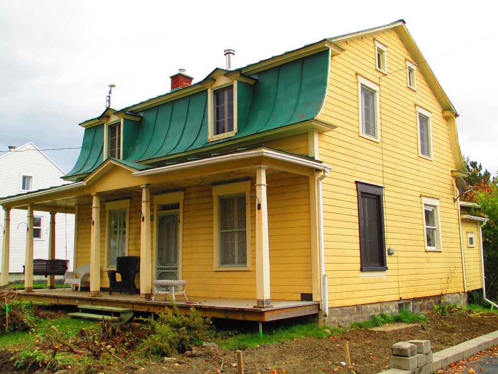 découvrez l'univers charmant des mansardes : espaces sous les combles, idéal pour créer un coin cosy et chaleureux. apprenez à optimiser cet aménagement unique en alliant esthétisme et fonctionnalité.