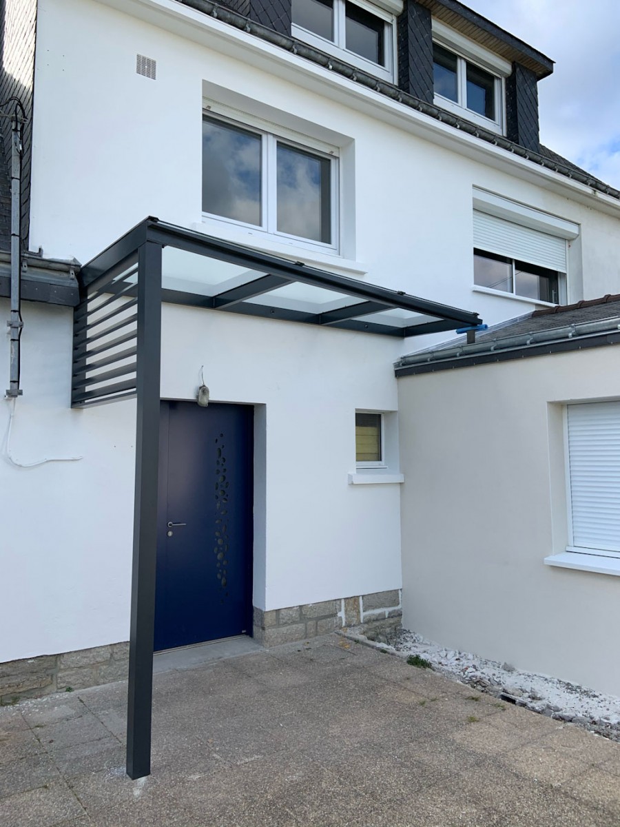 découvrez notre collection de marquises élégantes et fonctionnelles, parfaites pour embellir l'entrée de votre maison tout en protégeant vos espaces des intempéries. idéales pour créer une ambiance chaleureuse et accueillante, nos marquises allient design moderne et praticité.