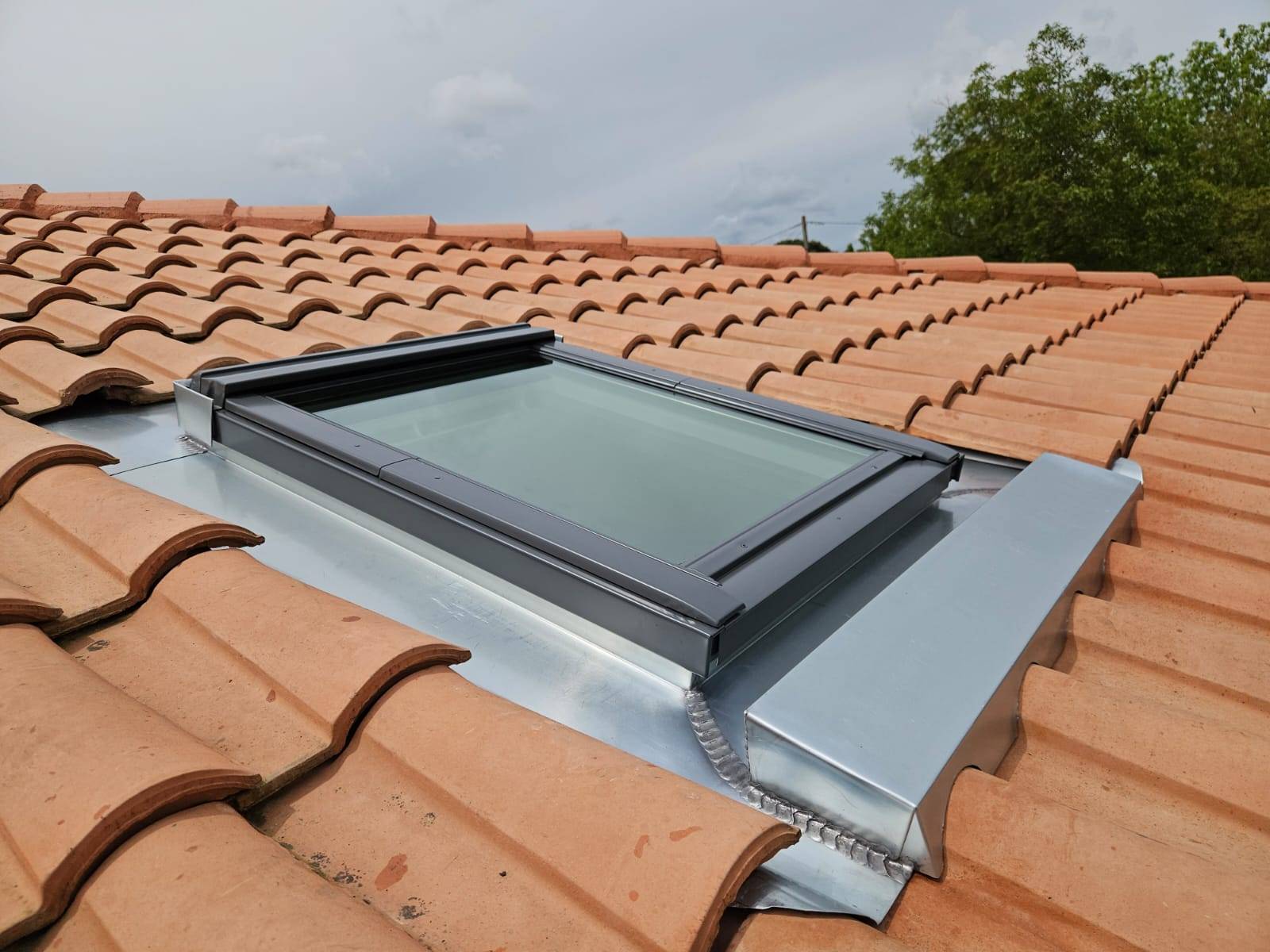 découvrez comment mesurer correctement vos fenêtres de toit pour garantir une installation parfaite et optimiser l'éclairage naturel de votre espace. suivez nos conseils pratiques et astuces pour des résultats précis et efficaces.