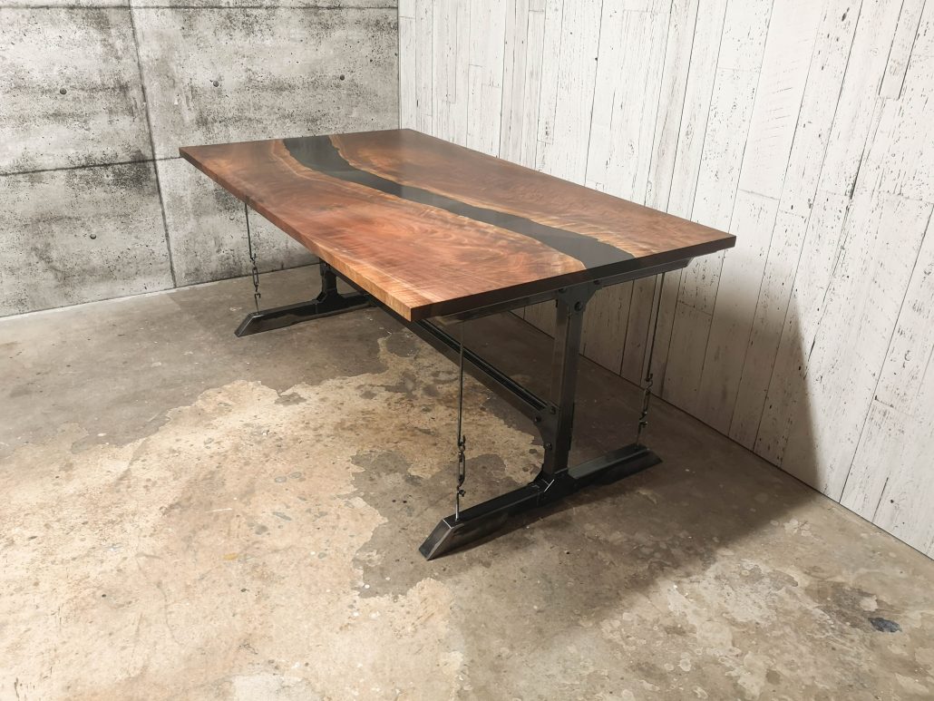 découvrez des meubles en bois sur-mesure qui allient élégance et fonctionnalité. chaque pièce est conçue selon vos besoins spécifiques pour embellir votre intérieur tout en respectant vos envies. personnalisez votre espace de vie avec des créations uniques en bois de haute qualité.