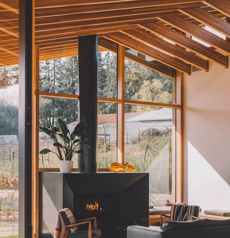 découvrez l'élégance et l'originalité de la mezzanine cathédrale, idéale pour maximiser l'espace de votre intérieur. transformez votre loft ou votre maison avec cette solution design qui apporte luminosité et style. explorez nos idées d'aménagement et réalisez votre projet de rêve.