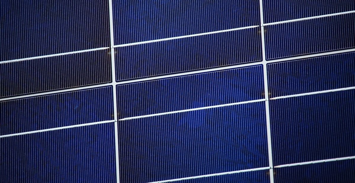 découvrez la vérité derrière les mythes photovoltaïques ! cette article démystifie les idées reçues sur l'énergie solaire, explore les avantages et inconvénients des panneaux solaires, et vous aide à faire des choix éclairés pour une transition énergétique réussie.