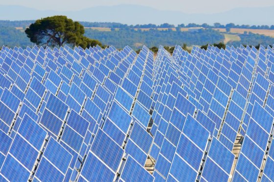 découvrez les vérités derrière les mythes les plus courants sur l'énergie photovoltaïque. démystifiez les idées reçues et apprenez comment les panneaux solaires peuvent transformer votre consommation énergétique tout en étant économiquement viables et respectueux de l'environnement.