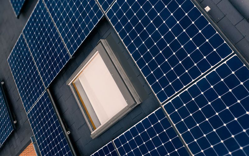 découvrez nos services professionnels de nettoyage de toits photovoltaïques pour optimiser l'efficacité de vos panneaux solaires. prolongez la durée de vie de votre installation et assurez un rendement énergétique maximal grâce à notre expertise en entretien et nettoyage.