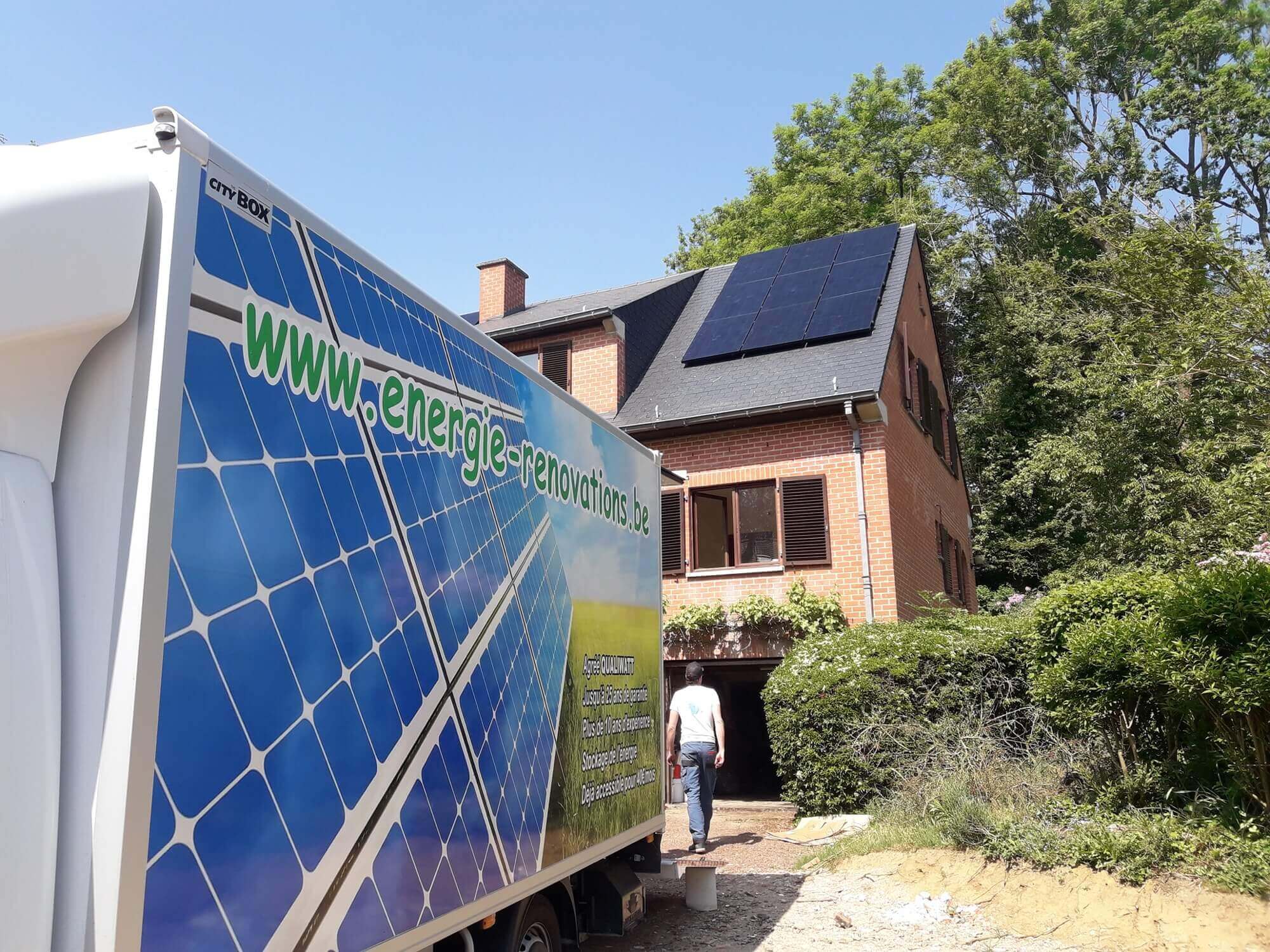 découvrez les normes essentielles régissant l'installation et l'utilisation des panneaux solaires en france. assurez-vous de respecter les standards de qualité et de sécurité pour optimiser la performance de vos systèmes photovoltaïques.