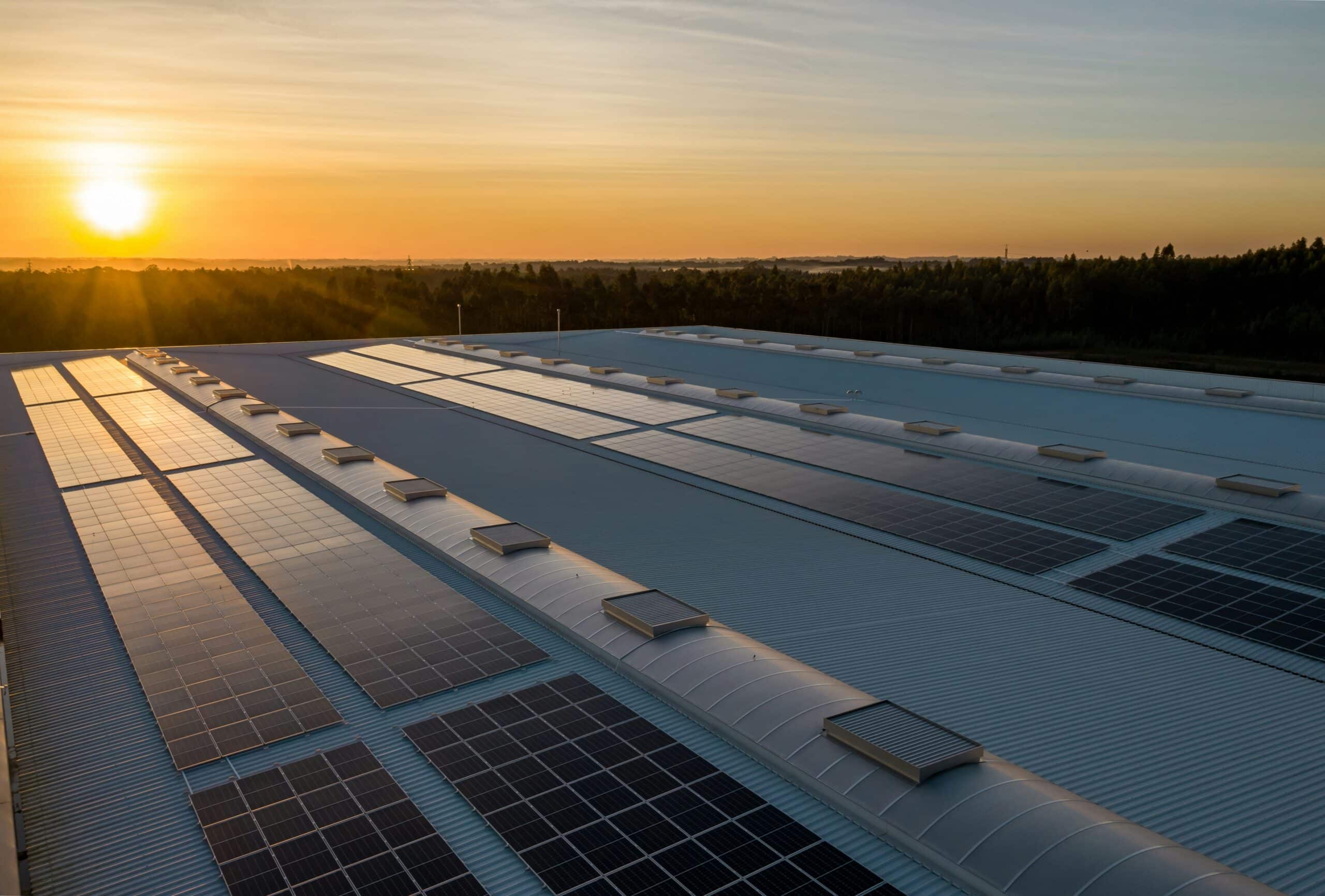 découvrez les normes essentielles pour les panneaux solaires en france. informez-vous sur les critères de qualité, de sécurité et d'efficacité qui régissent l'installation et l'utilisation des panneaux photovoltaïques. optimisez vos choix d'énergie renouvelable grâce à nos conseils.