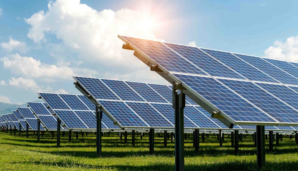 découvrez les normes essentielles régissant les panneaux solaires pour garantir leur performance, sécurité et durabilité. informez-vous sur les standards en matière de fabrication, d'installation et d'entretien afin d'optimiser votre investissement dans l'énergie solaire.