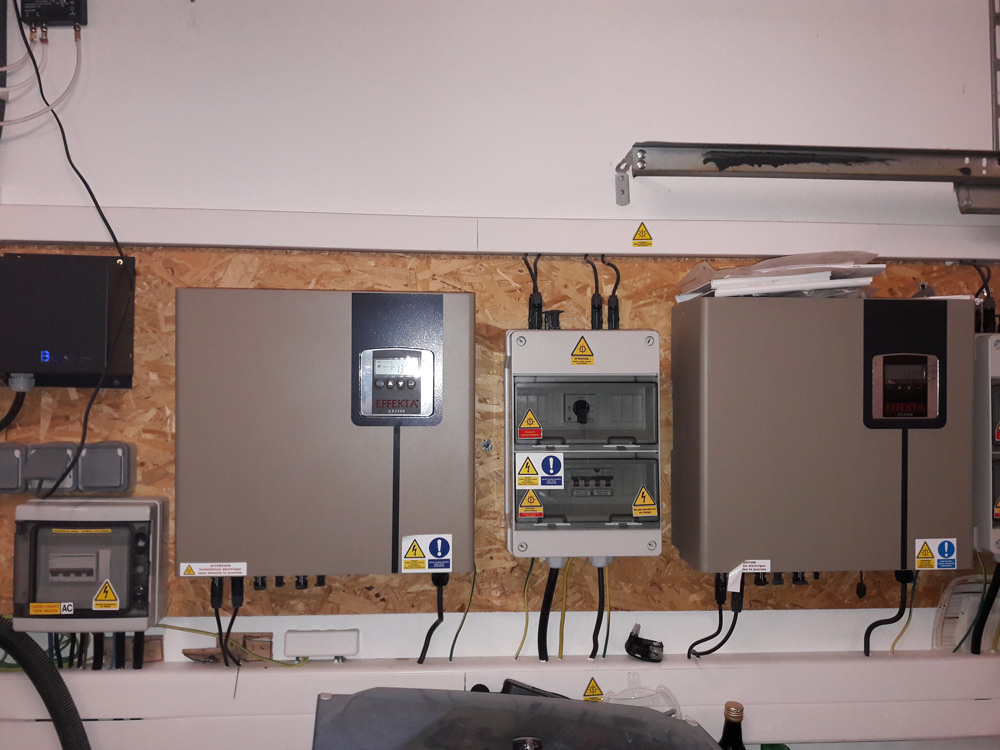 découvrez notre guide complet sur les onduleurs pour panneaux photovoltaïques. apprenez comment optimiser la conversion d'énergie solaire, améliorer l'efficacité de votre installation et maximiser votre production énergétique. idéal pour les particuliers et professionnels souhaitant investir dans les énergies renouvelables.