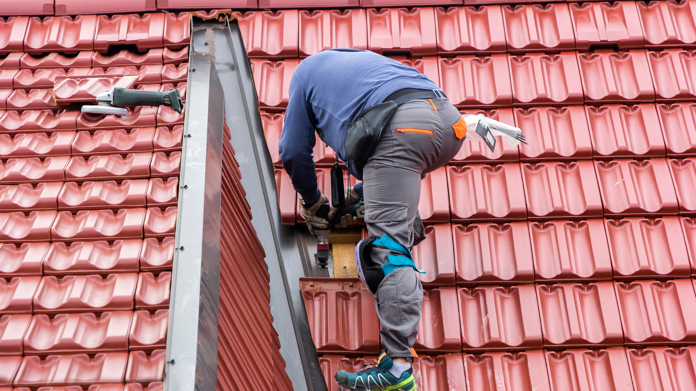 découvrez nos conseils pour optimiser les coûts de votre toiture. apprenez à choisir les matériaux adéquats, à planifier votre budget et à réaliser des économies tout en garantissant la qualité et la durabilité de votre toiture.