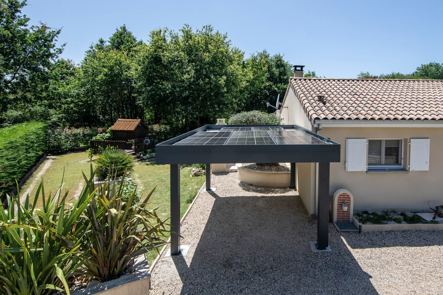 découvrez comment optimiser l'installation de vos panneaux solaires sur la terrasse pour maximiser leur efficacité énergétique. profitez d'astuces pratiques et de conseils d'experts pour tirer le meilleur parti de l'énergie solaire tout en embellissant votre espace extérieur.