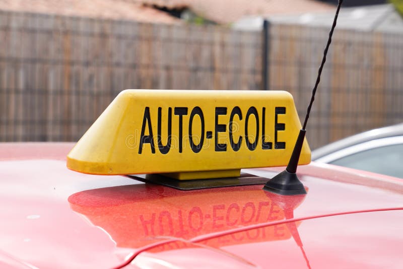 découvrez notre sélection de panneaux auto-école, conçus pour optimiser l'apprentissage de la conduite et garantir la sécurité sur la route. chaque panneau est fabriqué selon les normes en vigueur, offrant une visibilité maximale pour les élève conducteurs.