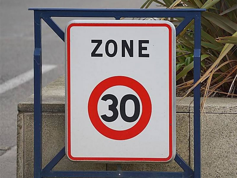 découvrez notre sélection de panneaux auto-école pas chers, alliant qualité et économies. idéaux pour les enseignants et écoles de conduite souhaitant se démarquer sans se ruiner.