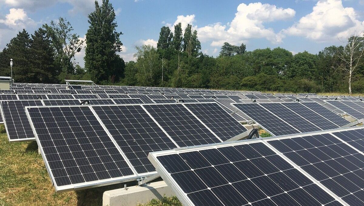 découvrez les avantages du panneau solaire blanc, une solution esthétique et performante pour vos besoins en énergie renouvelable. idéal pour intégrer harmonieusement dans votre environnement, il maximise l'efficacité tout en réduisant votre empreinte carbone.