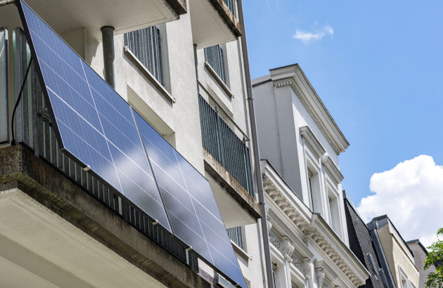 découvrez comment installer des panneaux solaires en copropriété pour réduire vos factures d'énergie et contribuer à la transition énergétique. optimisez la gestion de votre espace commun tout en profitant d'énergies renouvelables avec nos conseils pratiques et solutions adaptées.