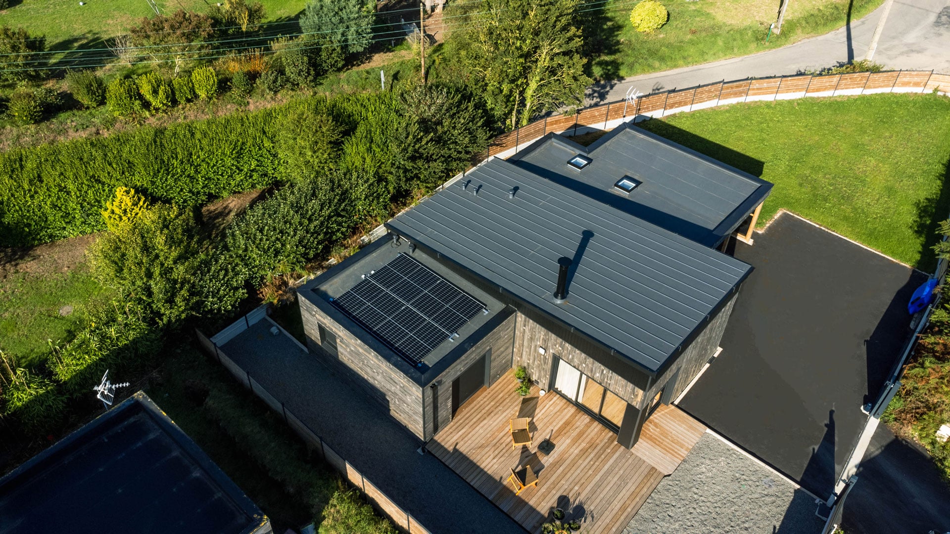 découvrez des panneaux solaires esthétiques alliant performance énergétique et design moderne. transformez votre espace tout en réduisant votre empreinte carbone avec des solutions solaires qui s'intègrent parfaitement à votre style.
