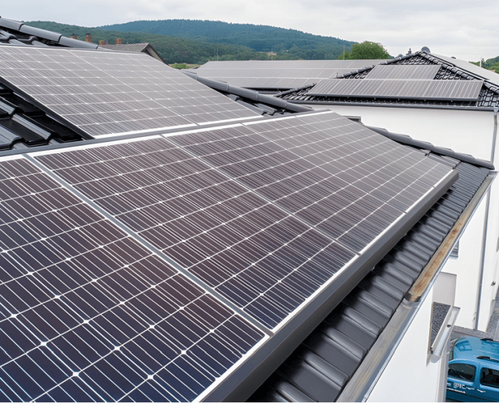 découvrez nos panneaux solaires esthétiques qui allient performance énergétique et design élégant. transformez votre espace tout en contribuant à la protection de l'environnement grâce à des solutions innovantes et esthétiques.