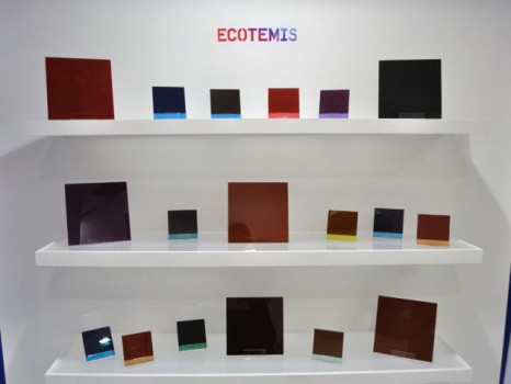 découvrez les panneaux photovoltaïques colorés, une solution innovante pour allier esthétique et production d'énergie renouvelable. optimisez votre espace tout en contribuant à la préservation de l'environnement grâce à ces équipements au design moderne.