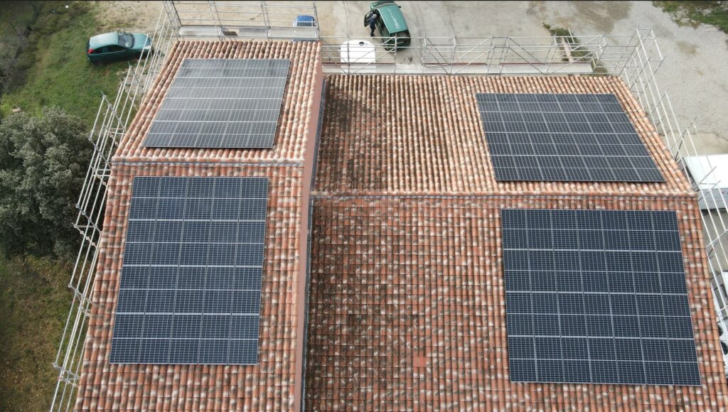 découvrez les panneaux photovoltaïques engie, une solution durable pour produire votre propre électricité et réduire votre empreinte carbone. bénéficiez d'une énergie propre, de performances optimales et d'un accompagnement personnalisé pour un avenir énergétique responsable.