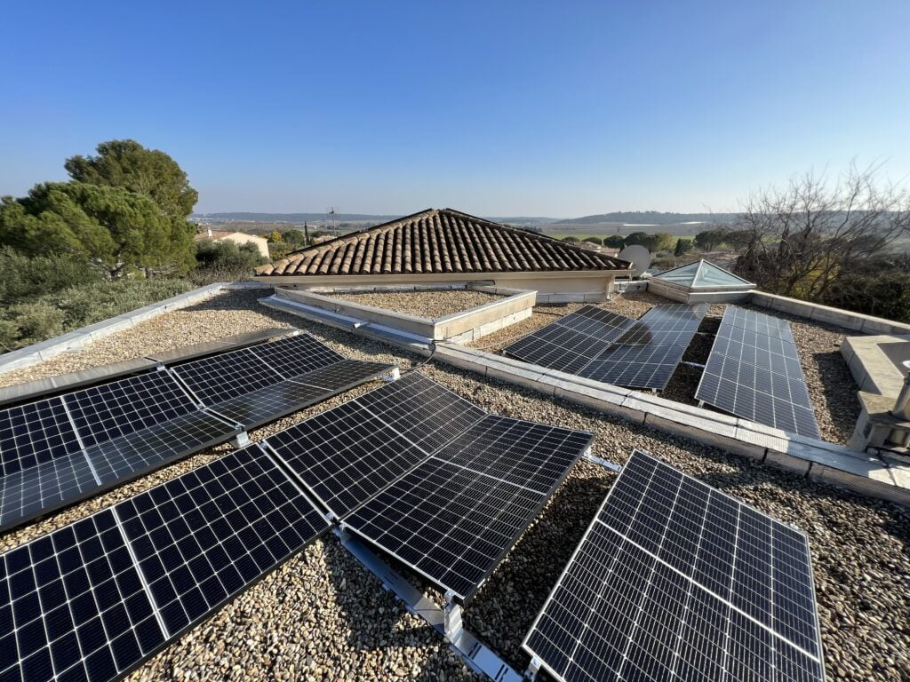 découvrez comment bénéficier de panneaux photovoltaïques gratuits et réduire votre facture d'énergie. profitez d'installations subventionnées pour produire votre propre électricité durable et faire un geste pour la planète.
