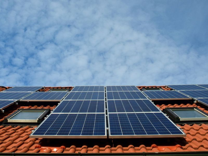 découvrez comment installer des panneaux photovoltaïques sur eternit pour maximiser votre production d'énergie solaire. ce guide complet vous aide à choisir les meilleures solutions adaptées à votre toiture, tout en garantissant durabilité et performance.