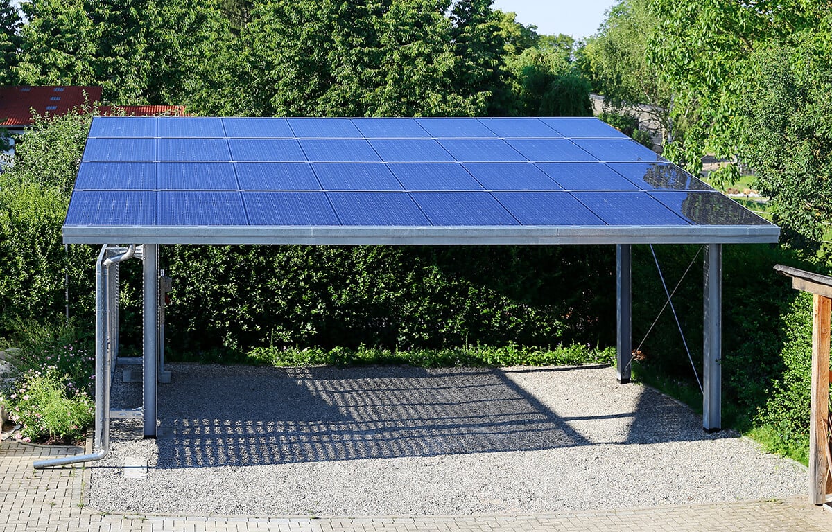 optimisez l'énergie solaire de votre garage avec des panneaux photovoltaïques. découvrez comment ces solutions écologiques réduisent vos factures d'électricité tout en augmentant la valeur de votre propriété. profitez des avantages économiques et environnementaux dès aujourd'hui!