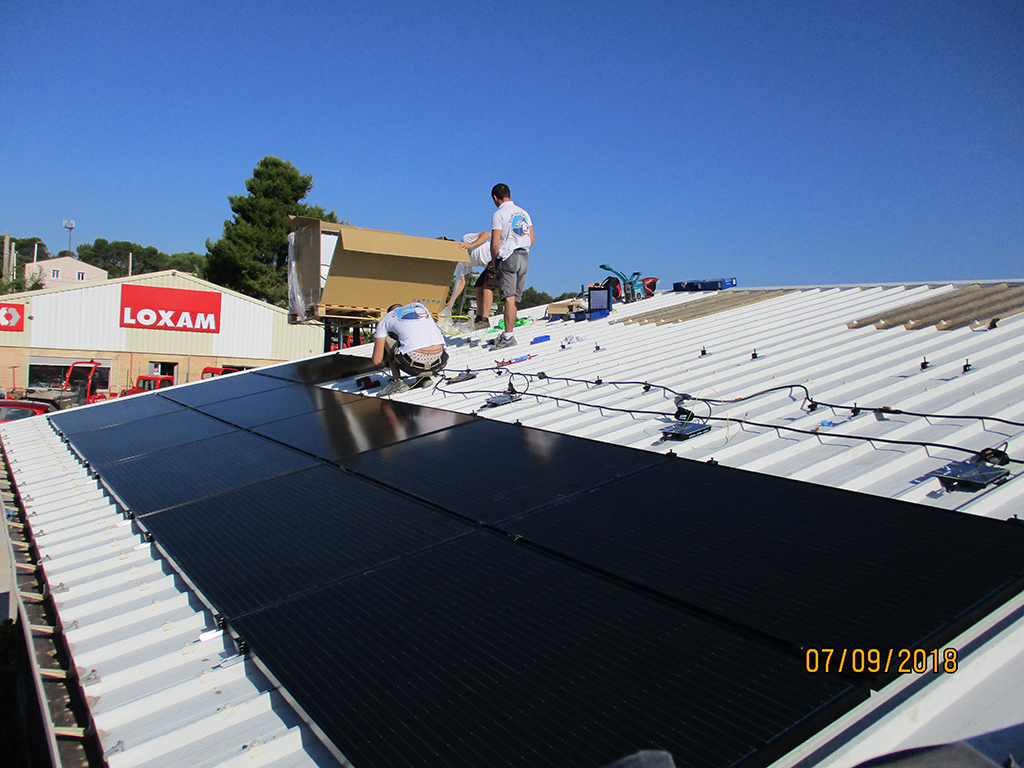 découvrez les avantages des panneaux photovoltaïques sur toit pvc, une solution durable et esthétique pour produire votre propre énergie. maximisez votre efficacité énergétique tout en préservant l'intégrité de votre toiture grâce à cette technologie innovante.