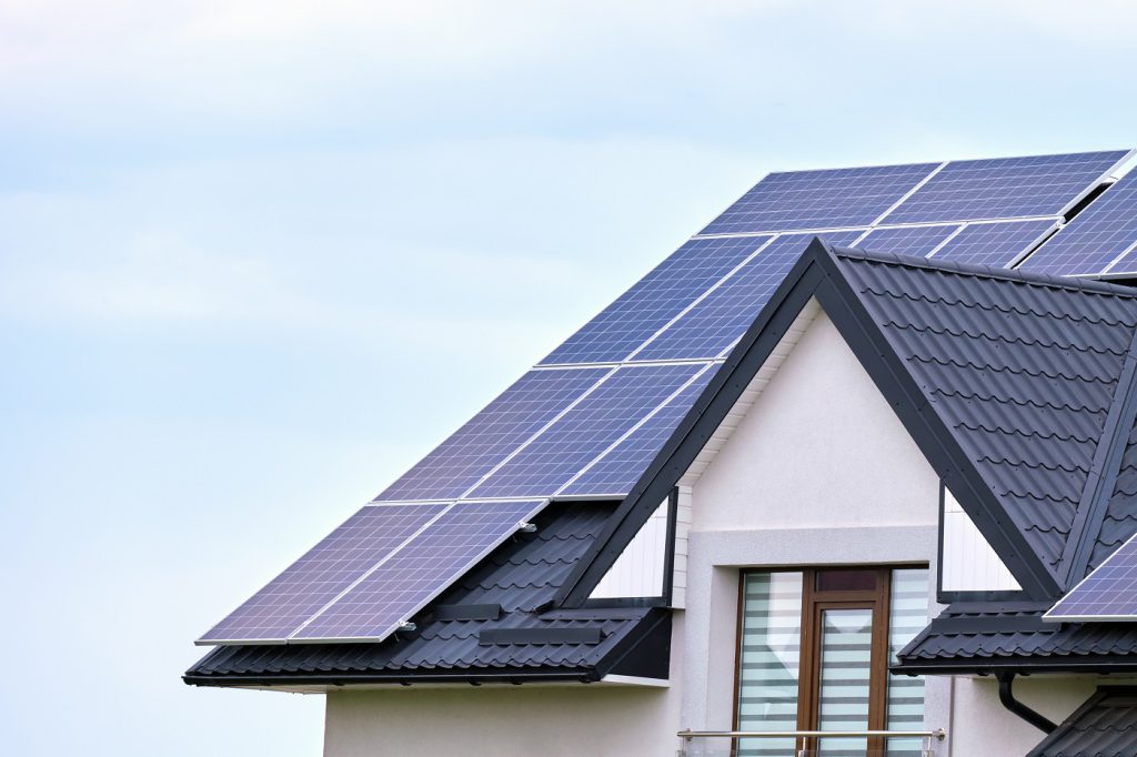 découvrez les avantages des panneaux photovoltaïques installés sur le toit ou encastrés. cet article vous guide dans le choix de l'option idéale pour maximiser l'efficacité énergétique de votre habitation tout en préservant l'esthétique de votre propriété.