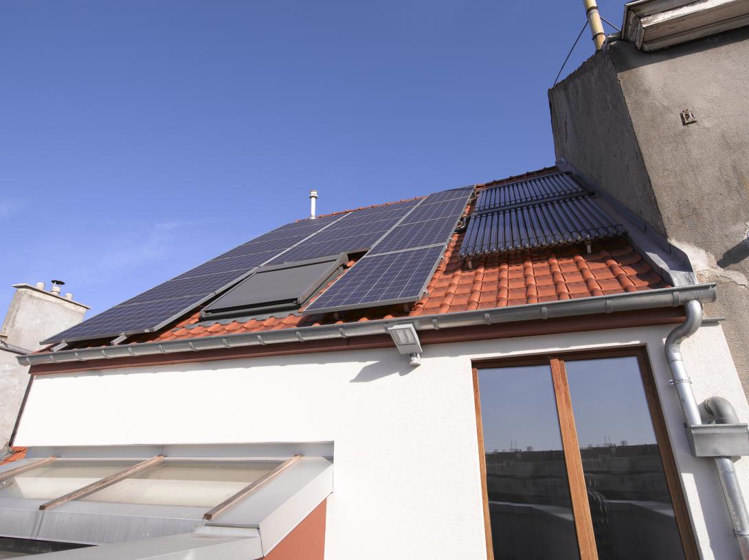 découvrez les avantages des panneaux photovoltaïques pour toits plats. transformez votre espace en source d'énergie renouvelable et réduisez vos factures d'électricité. optez pour une solution écologique et performante dès aujourd'hui !