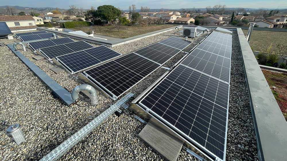 découvrez les avantages des panneaux photovoltaïques pour toits plats, une solution écologique et économique qui maximise l'espace disponible tout en produisant de l'énergie renouvelable. optimisez votre consommation énergétique et réduisez votre empreinte carbone avec nos conseils et recommandations.