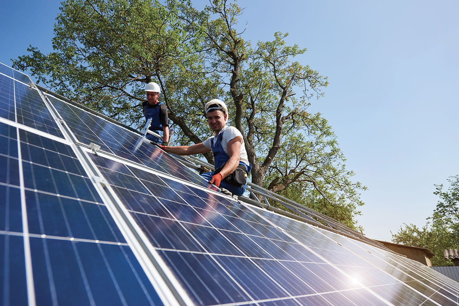 découvrez comment les panneaux solaires peuvent coexister avec des matériaux contenant de l'amiante, en respectant les normes de sécurité et en maximisant l'efficacité énergétique de votre installation. informez-vous sur les solutions adaptées pour une transition énergétique en toute sérénité.