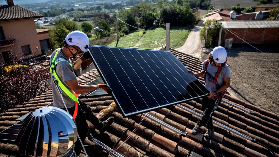 découvrez les solutions innovantes pour l'installation de panneaux solaires sur des toitures en amiante. assurez votre transition vers les énergies renouvelables tout en respectant les normes de sécurité. informez-vous sur les meilleures pratiques et les avantages pour votre habitation.