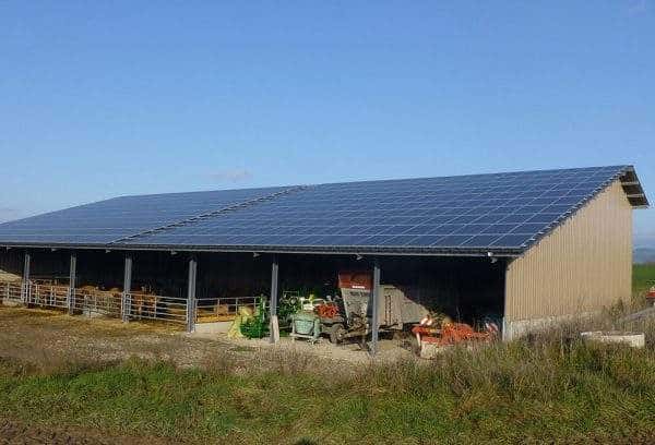 découvrez comment l'installation de panneaux solaires sur des toits contenant de l'amiante peut être réalisée en toute sécurité. informez-vous sur les réglementations, les techniques d'encapsulation et les meilleures pratiques pour garantir une transition vers l'énergie solaire sans risques pour la santé.